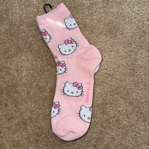 Hello Kitty Socks, NWT, 2 Pair, One Pink Pair & One White Pair - Picture 1 of 3